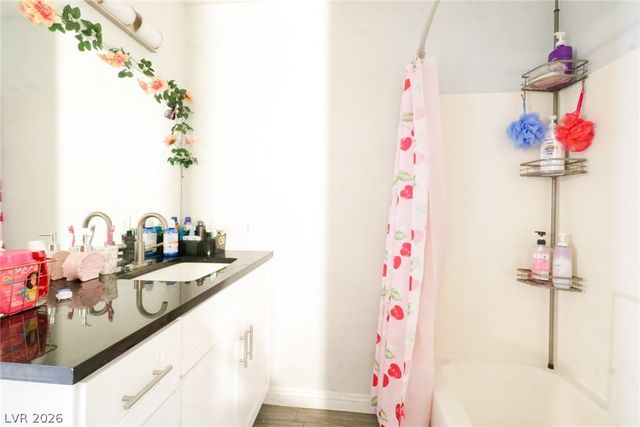 3894 Soda Springs Drive, Las Vegas, NV 89115