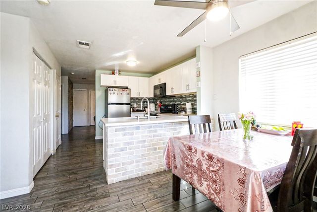 3894 Soda Springs Drive, Las Vegas, NV 89115