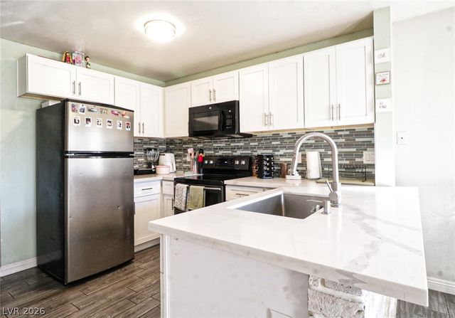 3894 Soda Springs Drive, Las Vegas, NV 89115