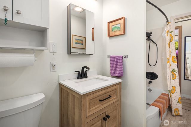 4009 NE 23rd Pl, Renton, WA 98056