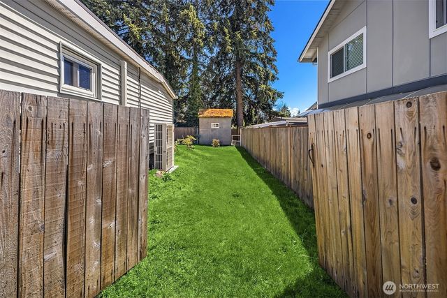 4009 NE 23rd Pl, Renton, WA 98056