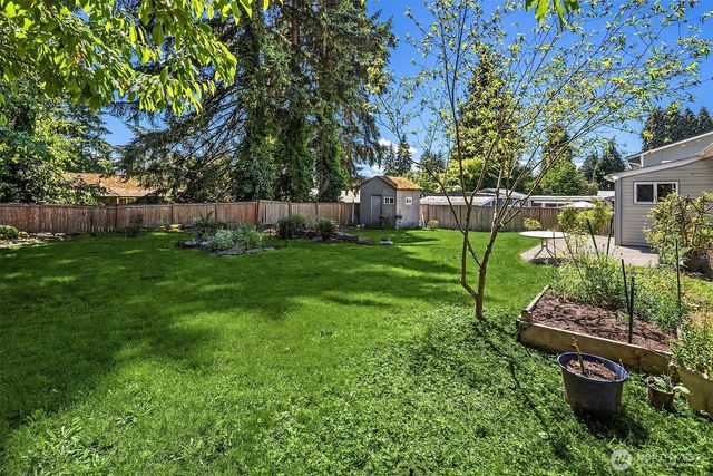 4009 NE 23rd Pl, Renton, WA 98056