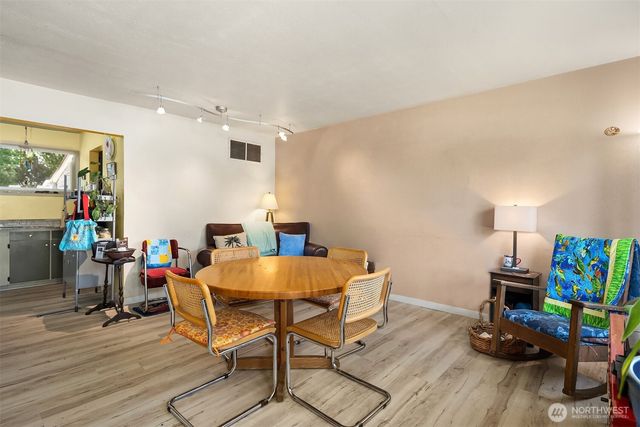 4009 NE 23rd Pl, Renton, WA 98056