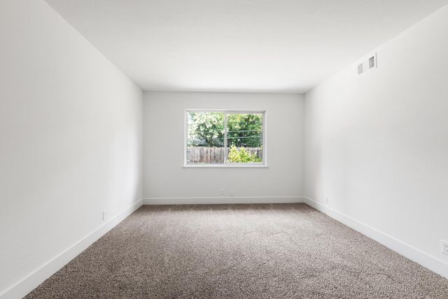 4851 Gibbons Dr, Carmichael, CA 95608