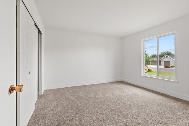 4851 Gibbons Dr, Carmichael, CA 95608