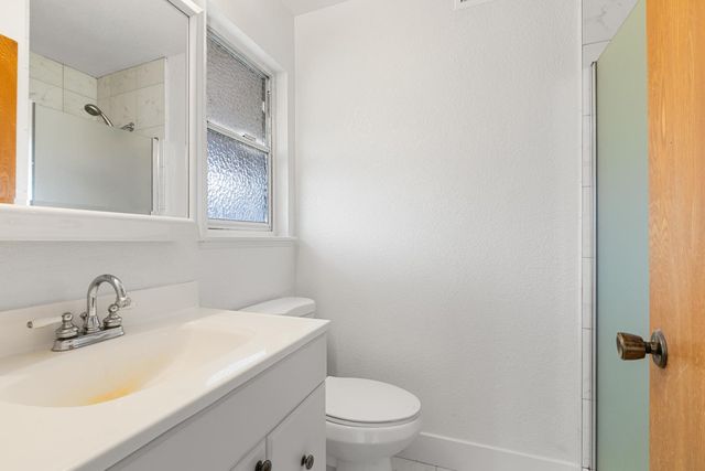 4851 Gibbons Dr, Carmichael, CA 95608