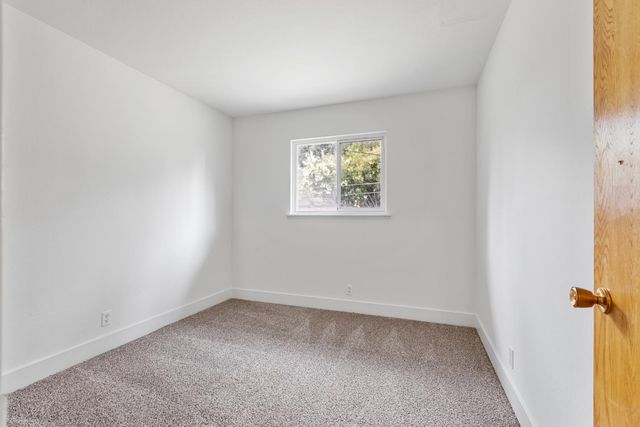 4851 Gibbons Dr, Carmichael, CA 95608
