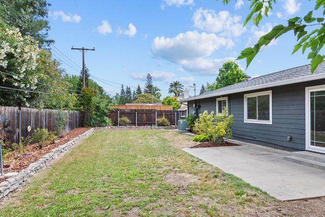 4851 Gibbons Dr, Carmichael, CA 95608