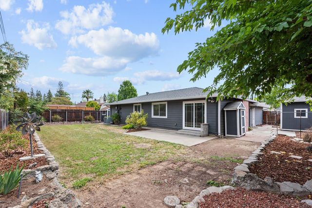4851 Gibbons Dr, Carmichael, CA 95608