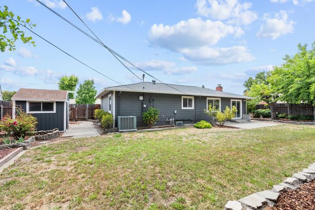 4851 Gibbons Dr, Carmichael, CA 95608