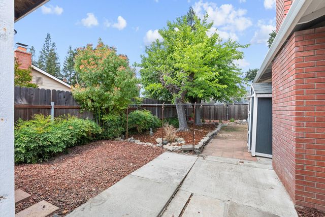 4851 Gibbons Dr, Carmichael, CA 95608