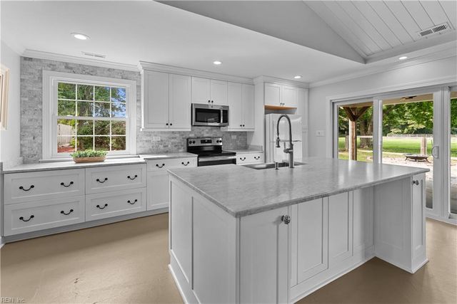 2652 Benefit RD, Chesapeake, VA 23322