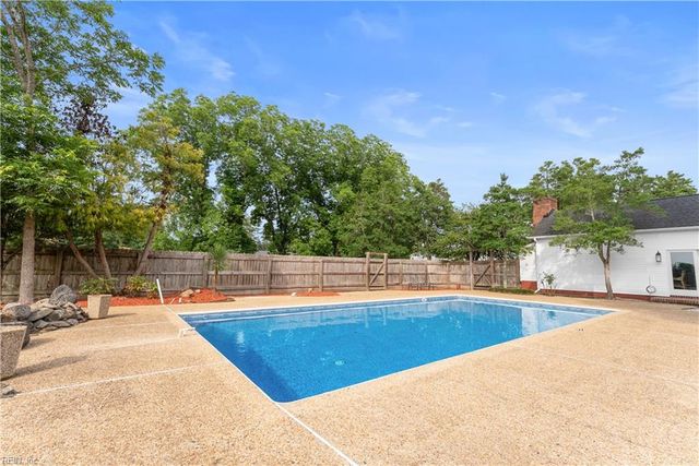 2652 Benefit RD, Chesapeake, VA 23322