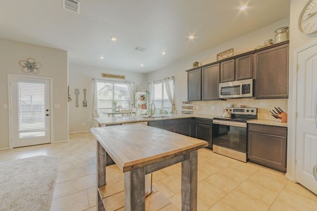 10415 Waverly Avenue, Lubbock, TX 79424