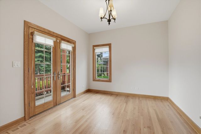 1825 S Fairview Avenue, Park Ridge, IL 60068