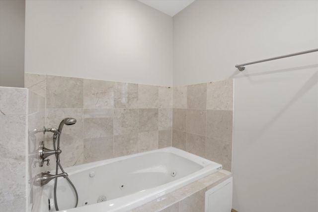 1825 S Fairview Avenue, Park Ridge, IL 60068