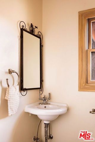 2076 Watson Street, Glendale, CA 91201