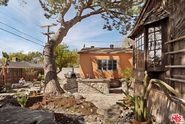 2076 Watson Street, Glendale, CA 91201