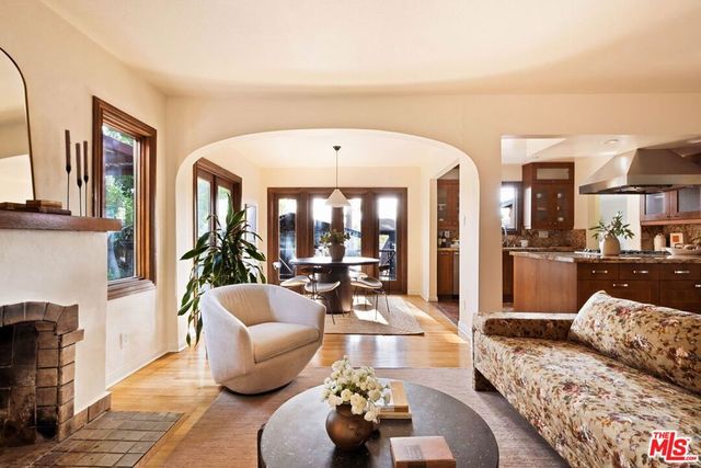 2076 Watson Street, Glendale, CA 91201