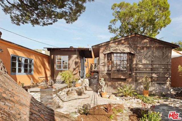 2076 Watson Street, Glendale, CA 91201