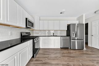 34 S Pointe Cir, Tinton Falls Boro, NJ 07753