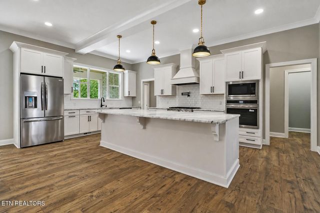 1052 Catoosa Ridge Drive, Crossville, TN 38571