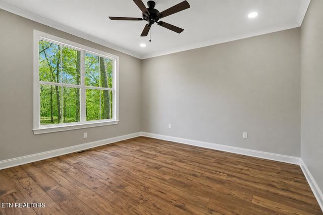 1052 Catoosa Ridge Drive, Crossville, TN 38571