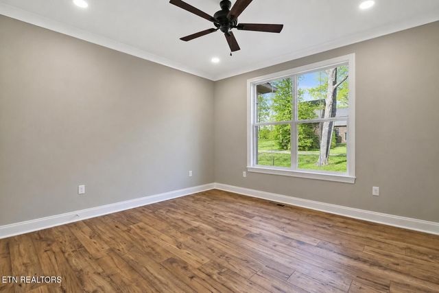 1052 Catoosa Ridge Drive, Crossville, TN 38571