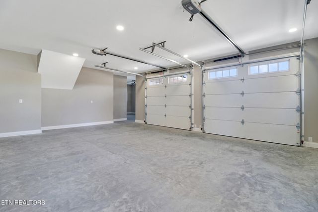 1052 Catoosa Ridge Drive, Crossville, TN 38571