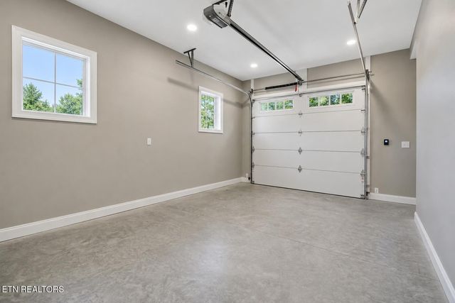 1052 Catoosa Ridge Drive, Crossville, TN 38571