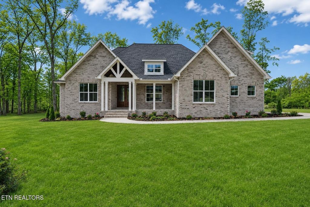 1052 Catoosa Ridge Drive, Crossville, TN 38571