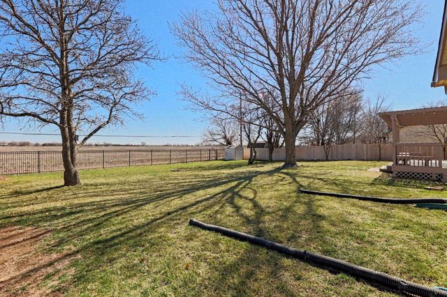 332 N Bentwood Dr, Rose Hill, KS 67133
