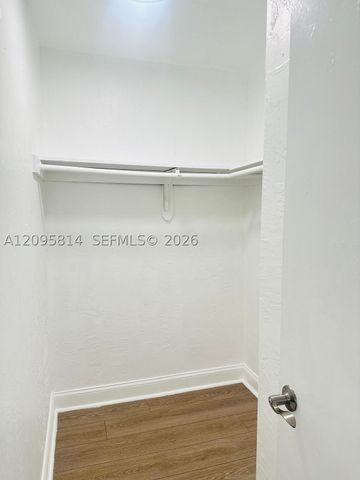 43 Glen Royal Pkwy 6, Miami, FL 33125