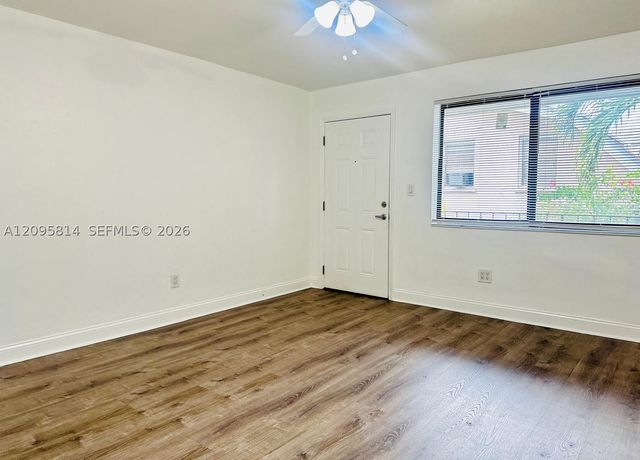 43 Glen Royal Pkwy 6, Miami, FL 33125