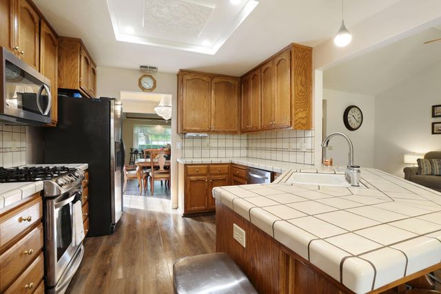 2207 Chaparral Ct, Lodi, CA 95242