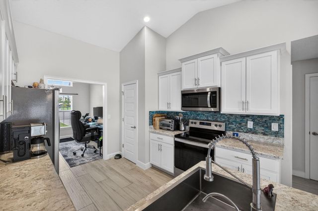 6748 NW Mamie Court, Port St. Lucie, Port St Lucie, FL 34983