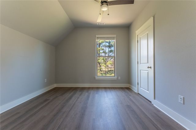 879 S Waxflower Avenue, Fayetteville, AR 72701