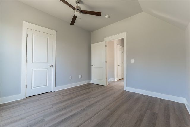 879 S Waxflower Avenue, Fayetteville, AR 72701