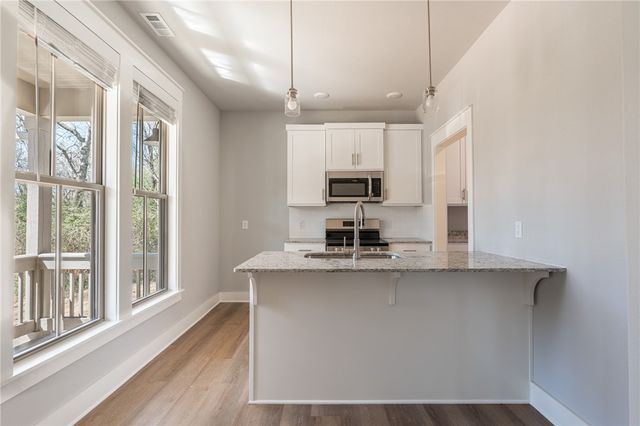 879 S Waxflower Avenue, Fayetteville, AR 72701