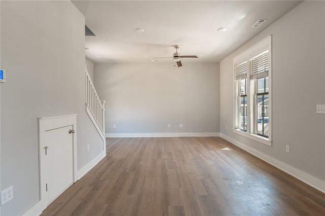 879 S Waxflower Avenue, Fayetteville, AR 72701