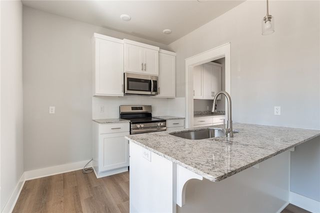 879 S Waxflower Avenue, Fayetteville, AR 72701