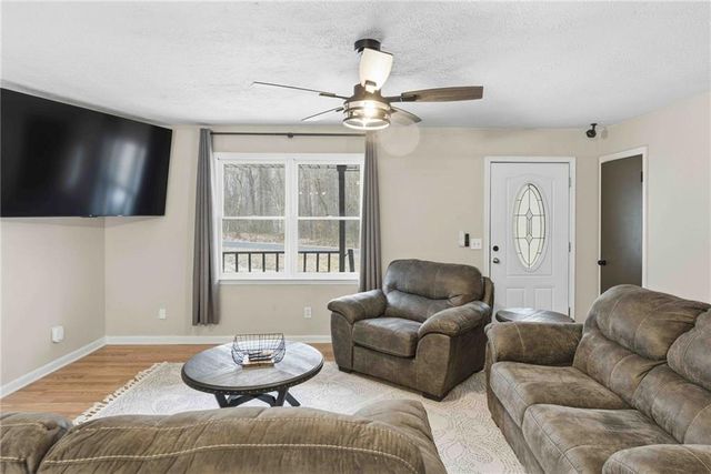 25 Vaughn NE Spur, Cartersville, GA 30121