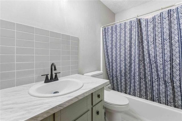 25 Vaughn NE Spur, Cartersville, GA 30121