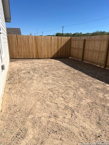 6922 Biotite Ridge, Elmendorf, TX 78112