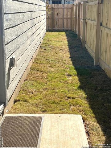 6922 Biotite Ridge, Elmendorf, TX 78112