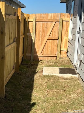 6922 Biotite Ridge, Elmendorf, TX 78112