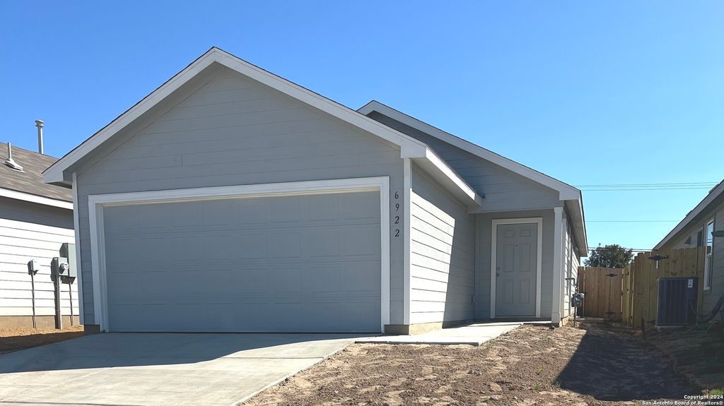 6922 Biotite Ridge, Elmendorf, TX 78112