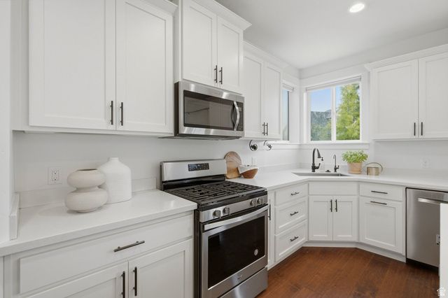 604 W OLYMPIC LN, Elk Ridge, UT 84651