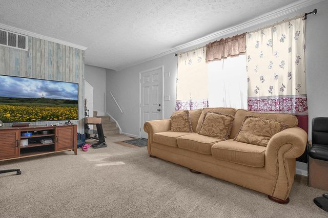 156 Buckeye Circle, Columbus, OH 43217