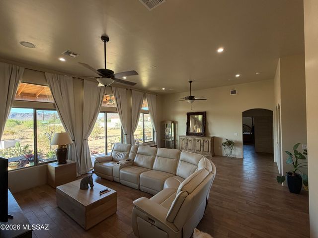 5700 W Iowa Street, Tucson, AZ 85757